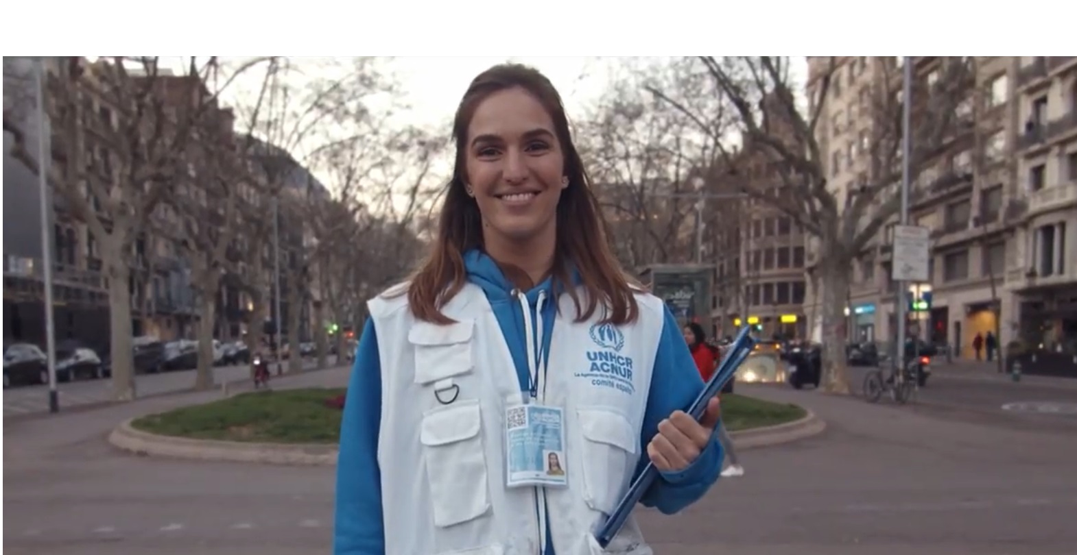 Llámame loco,chica, campaña ,VCCP Spain ,ACNUR ,España., programapublicidad,